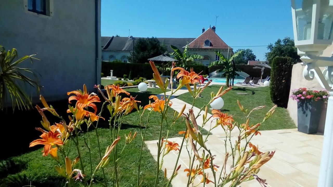 蝴蝶庄园酒店 Beaujeu-Saint-Vallier-et-Pierrejux 外观 照片