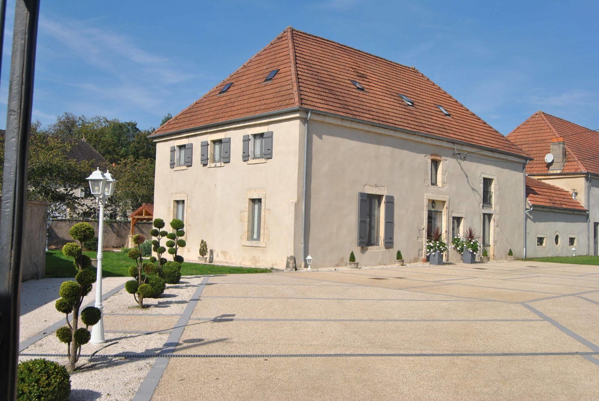 蝴蝶庄园酒店 Beaujeu-Saint-Vallier-et-Pierrejux 外观 照片