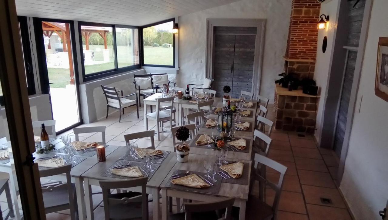 蝴蝶庄园酒店 Beaujeu-Saint-Vallier-et-Pierrejux 外观 照片